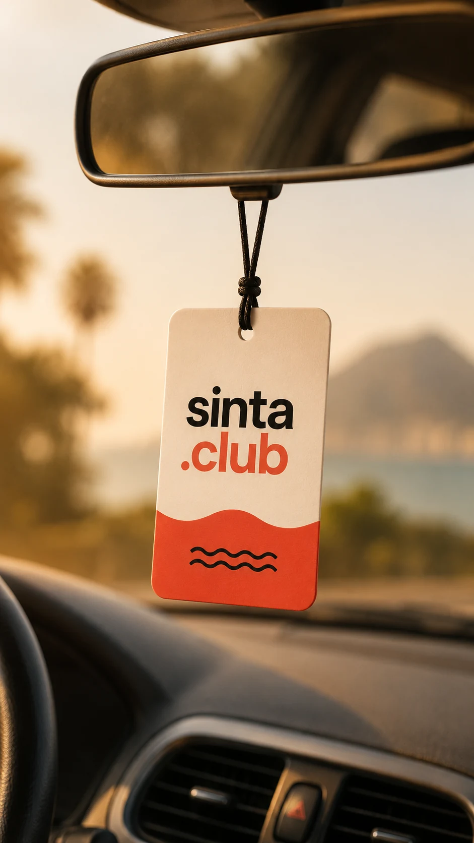 Aromatizante sinta.club pendurado no retrovisor
